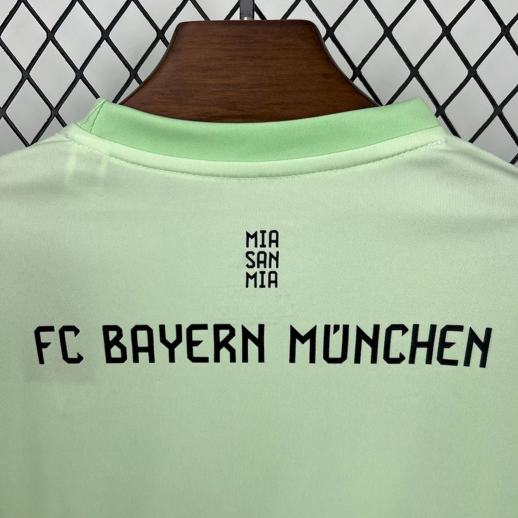 2025/2026 Bayern Munchen Goalkeeper Football Shirt Kids Size