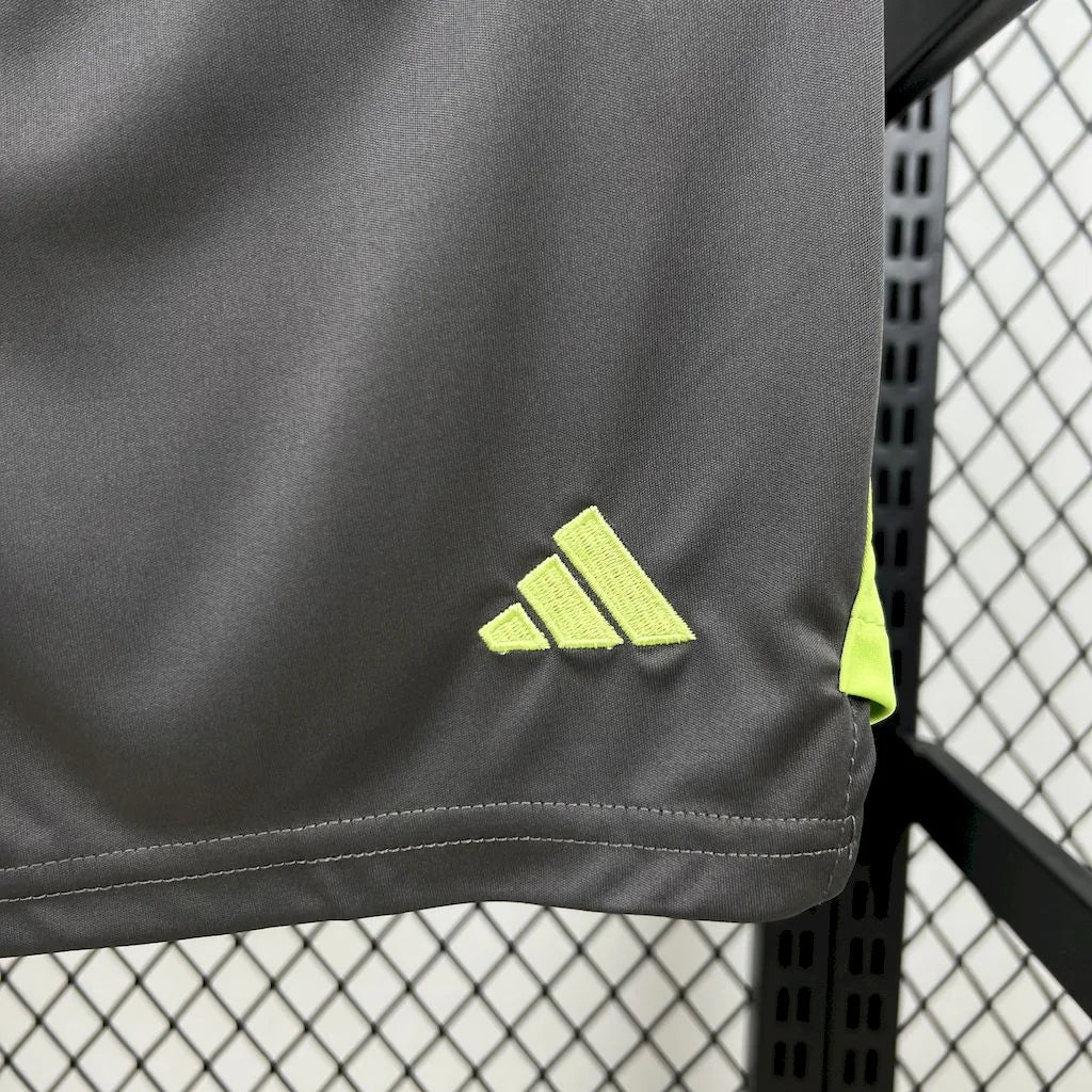 2025/2026 Bayern Munchen Goalkeeper Football Shirt Kids