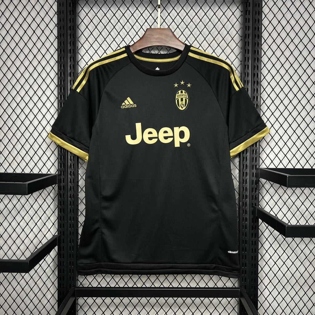 2015/2016 Juventus Away