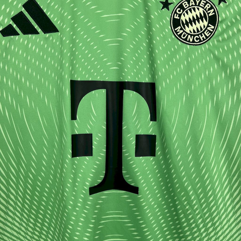 2025/2026 Bayern Munich Goalkeeper Green Football Jersey